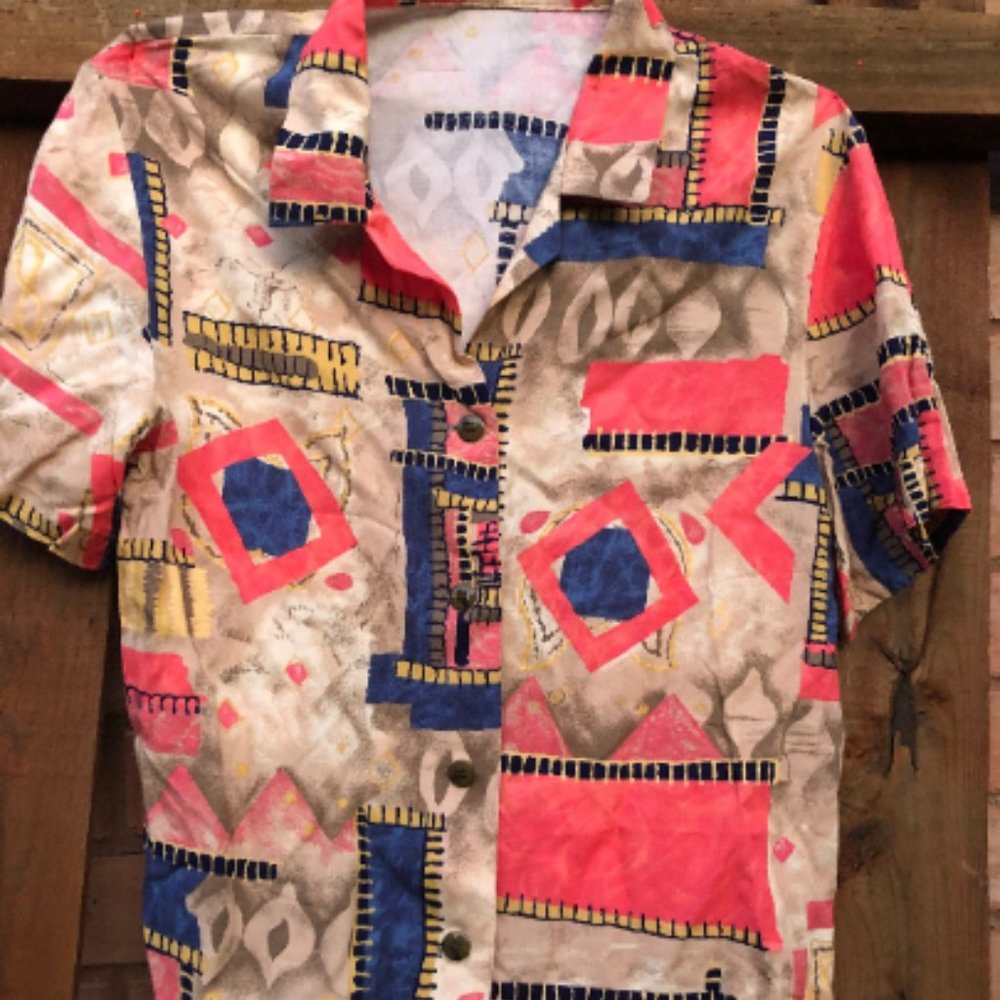 90s vintage women's shirt Geometric print Rayon with Button front Med in EUC